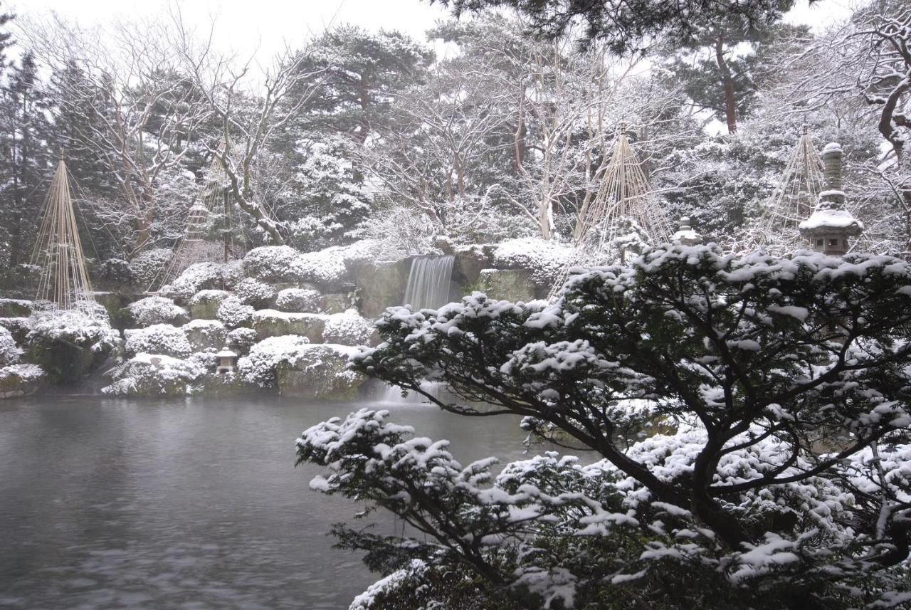 فندق جيرو أونسين سويميكان المظهر الخارجي الصورة A view of the park in winter