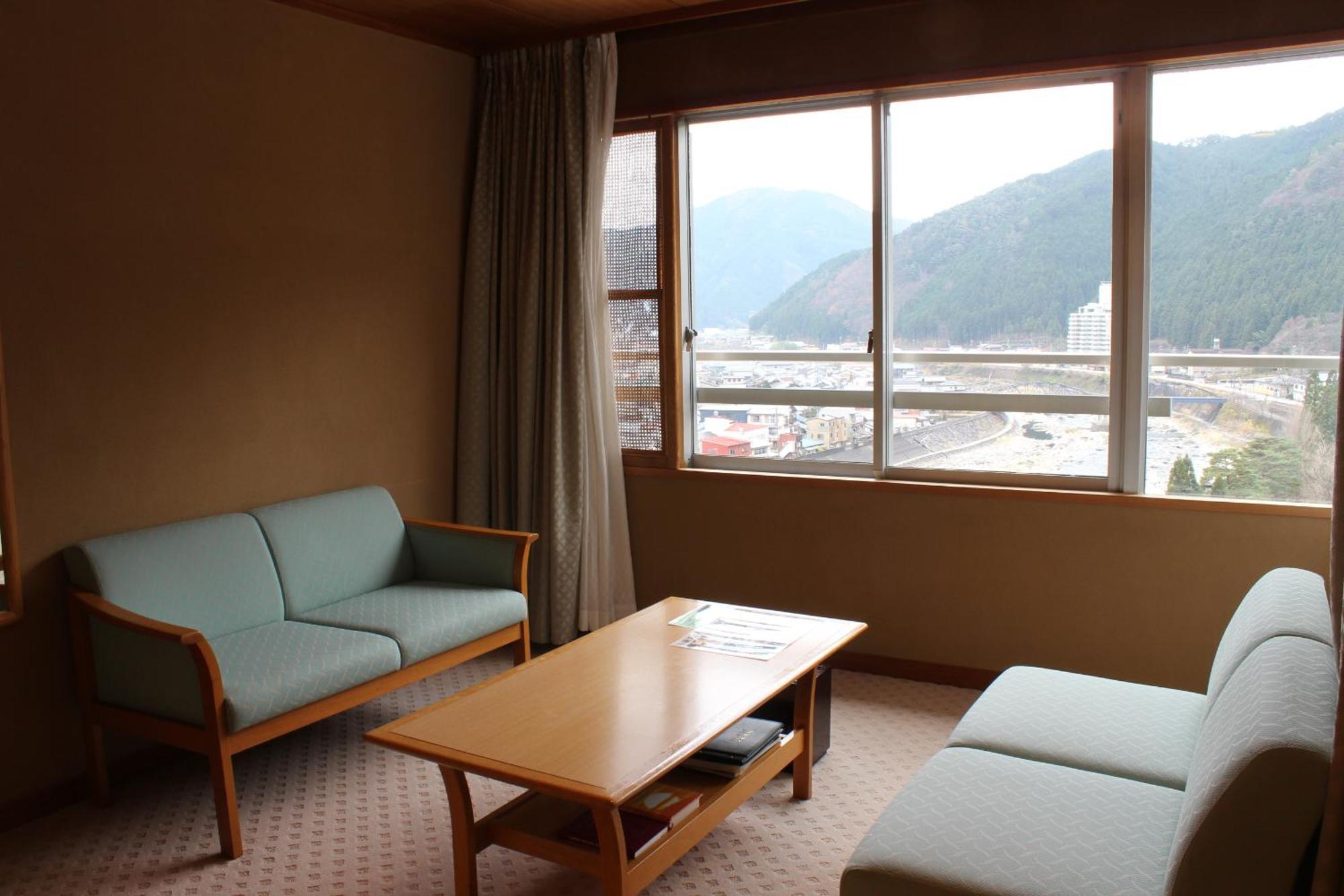 فندق جيرو أونسين سويميكان الغرفة الصورة A room at the hotel