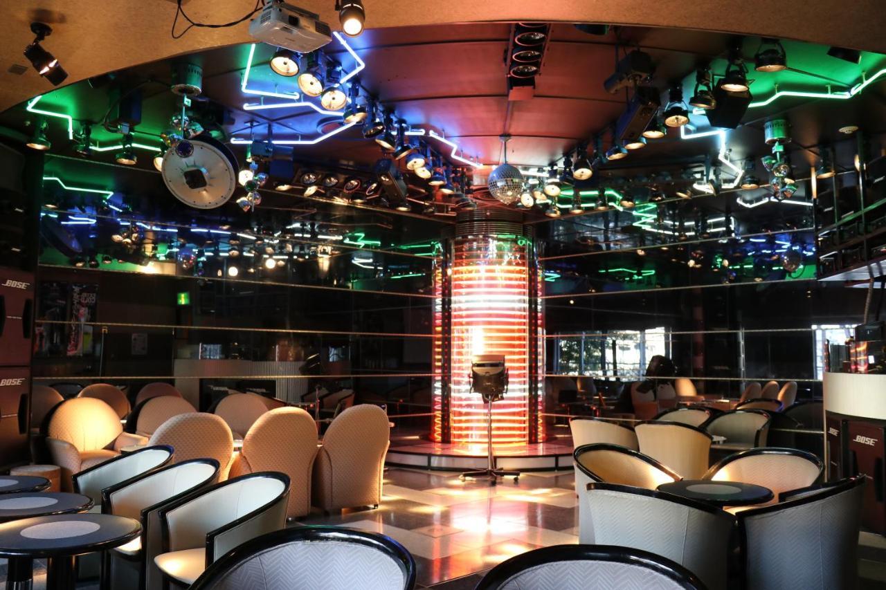 فندق جيرو أونسين سويميكان المظهر الخارجي الصورة The interior of the nightclub