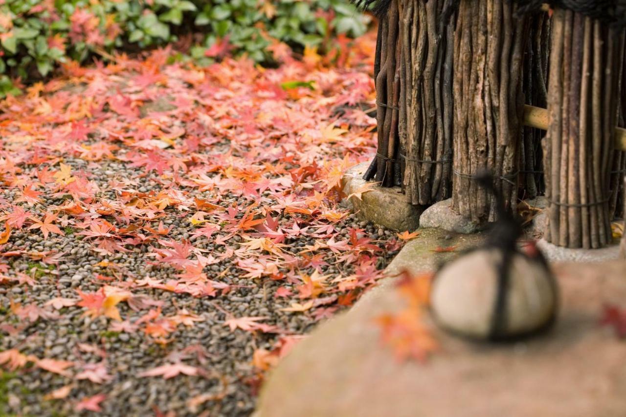 فندق جيرو أونسين سويميكان المظهر الخارجي الصورة Autumn leaves